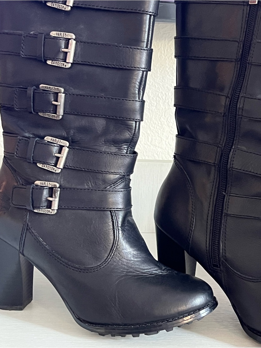 Harley-Davidson Black Leather Mid-Calf Heeled Boots with Buckle Straps - Picture 2 of 4
